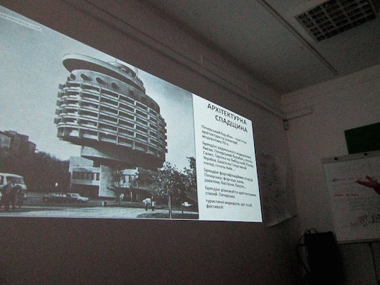 Hotel Salute is a part of the Kiev neglected heritage that could be an asset for the promotion of the city. The picture was taken during a participatory workshop Planning the Change of Pecherska sq.